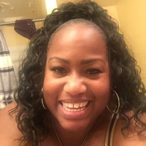 Meet your Posher, Dana